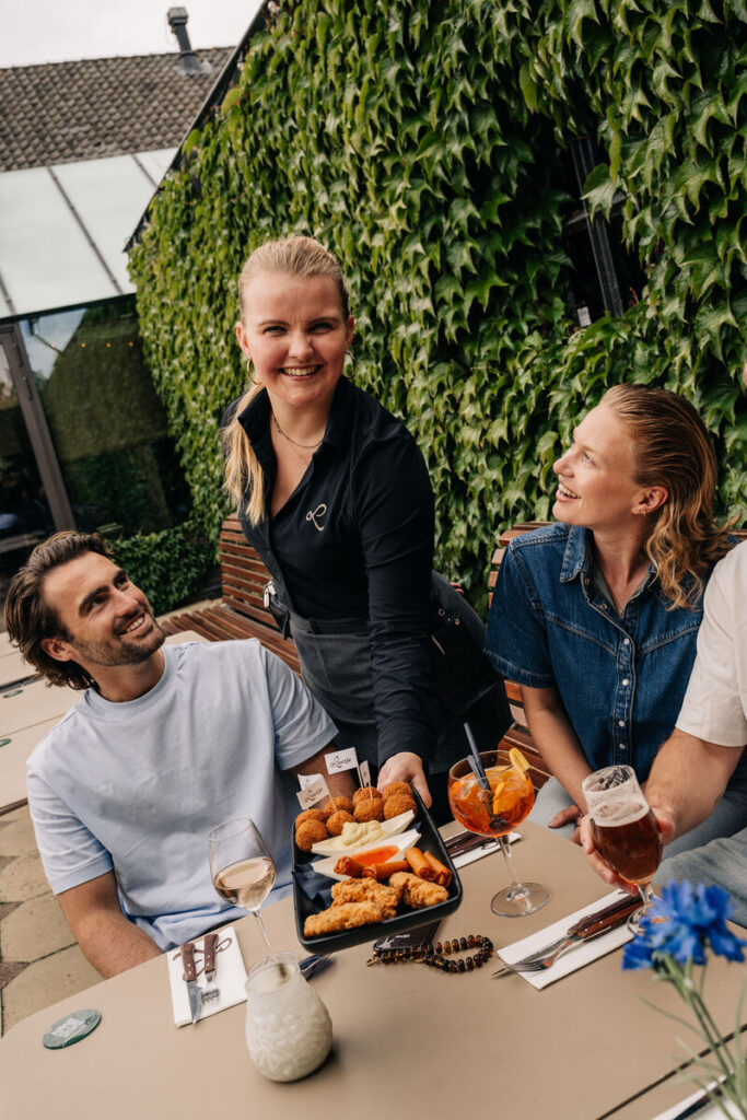Bedrijfsborrel bij Loetje met hapjes en drankjes